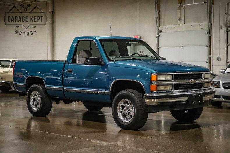 BLACK/CHROME MOLDING SINGLE CAB PRE CUT